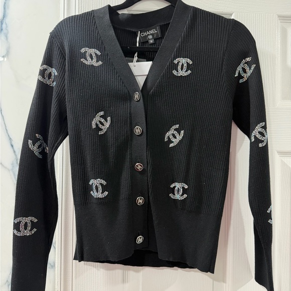 CHANEL Black Cardigan with Logo Embellishments - Picture 2 of 10